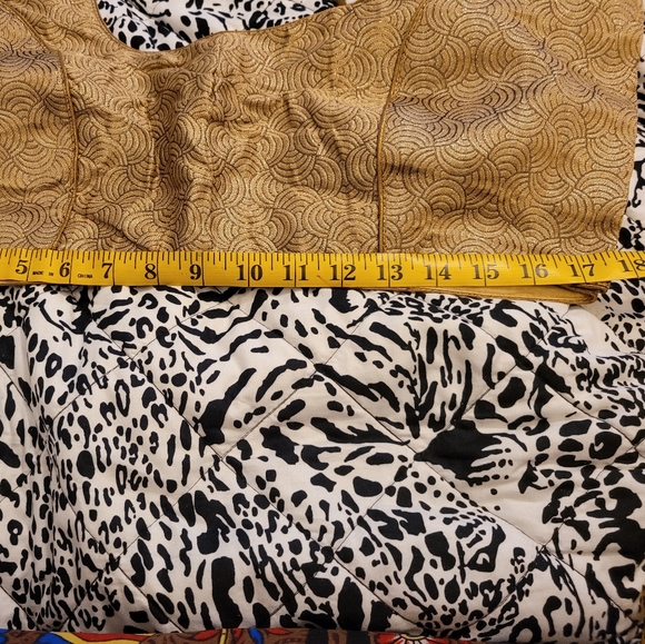 Sari - Picture 12 of 16